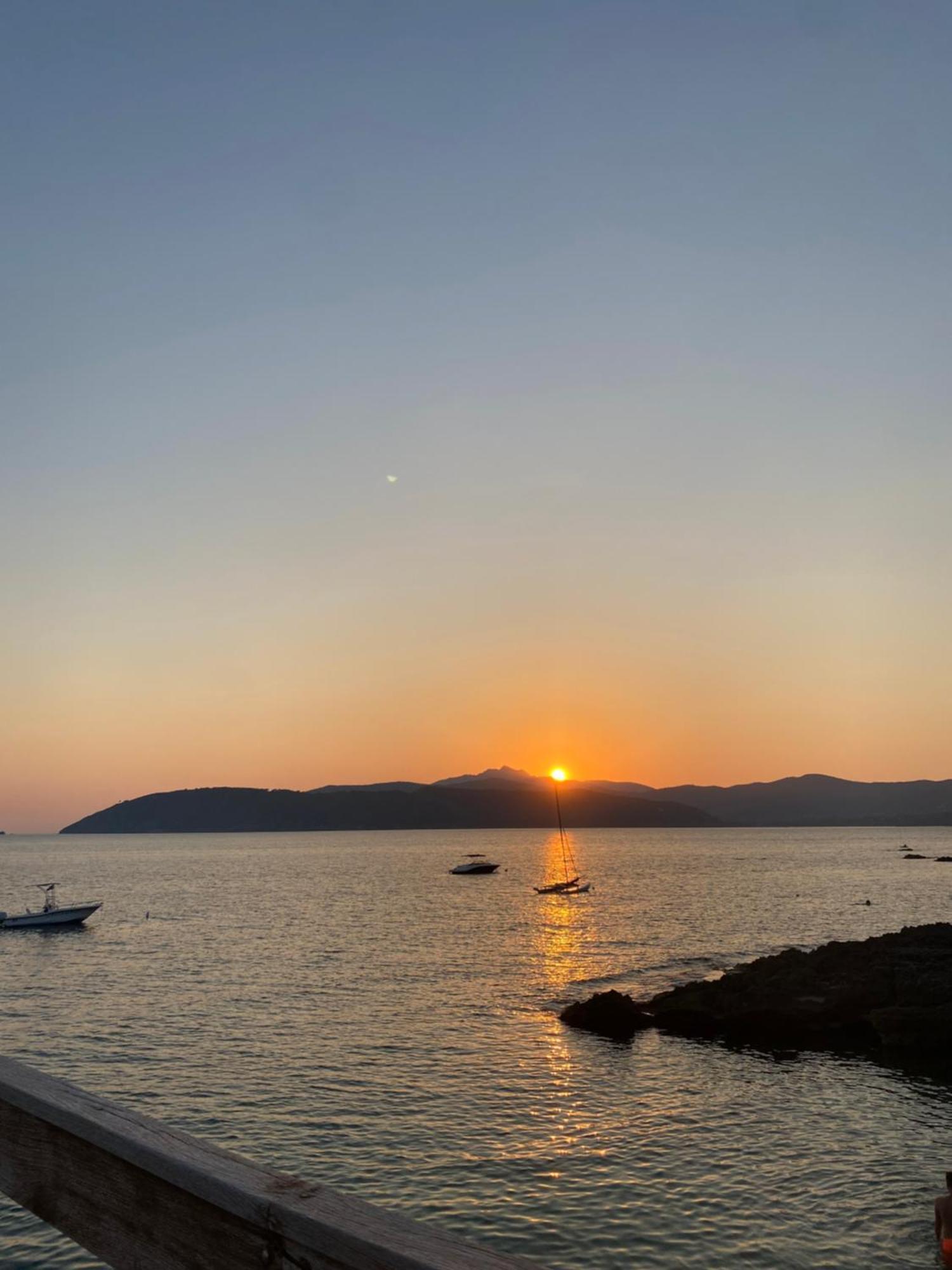 Casa Stecchi Beach กาโปลิเวรี ภายนอก รูปภาพ
